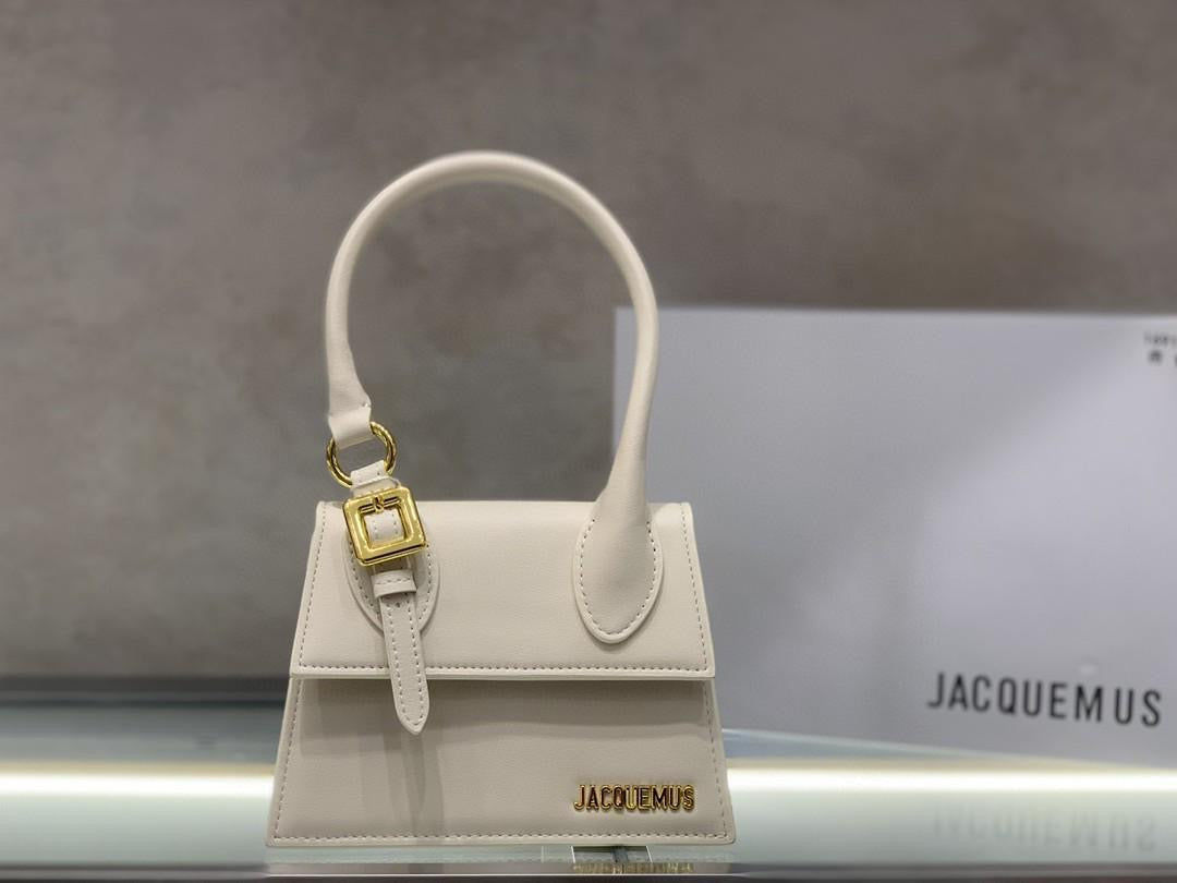 Jacquemus Le Chiquito Moyen Boucle Bag